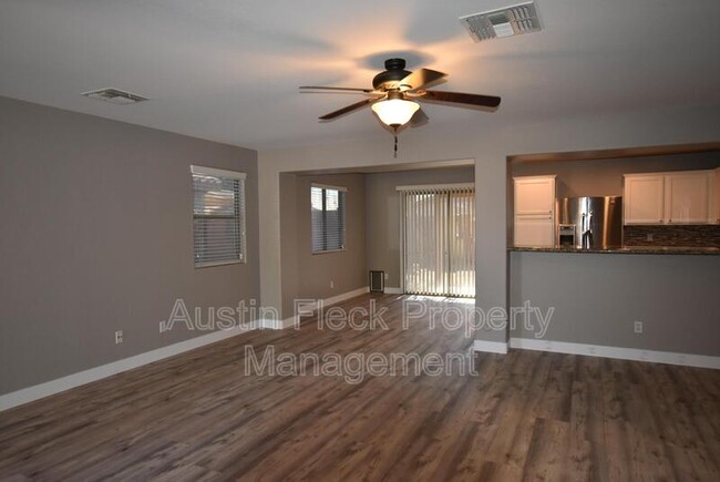 Building Photo - 275 W Santa Gertrudis Trl