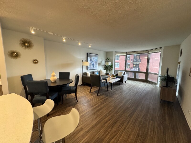Foto principal - 1122 N Dearborn St