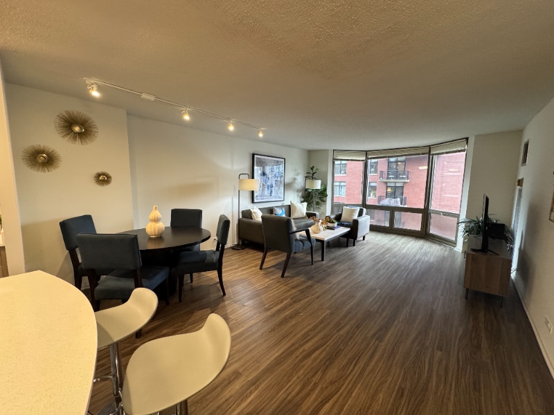 Photo - 1122 N Dearborn St