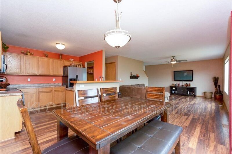 Foto principal - 625 SE Olson Dr