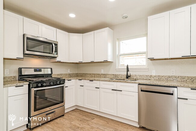 Foto del edificio - 3405 Half Moon Dr