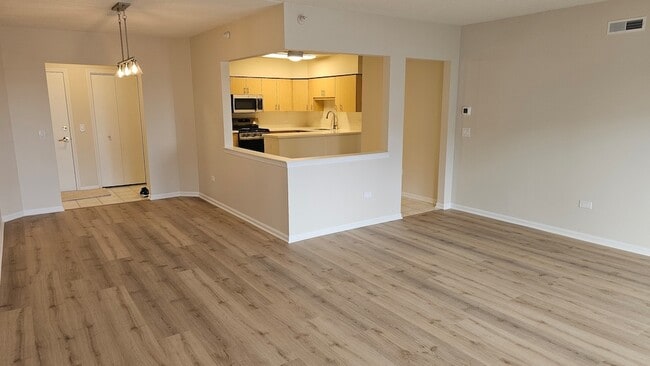 Foto del edificio - 675 Pearson St