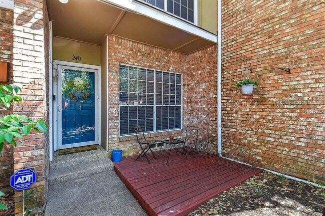 Main Entrance - 2411 Southlake Ct