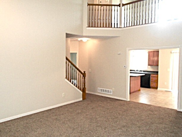 Building Photo - 402 Rolling Acre Dr