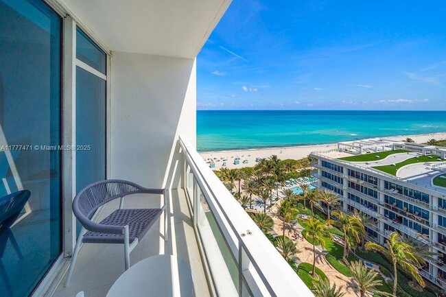 Foto del edificio - 6801 Collins Ave