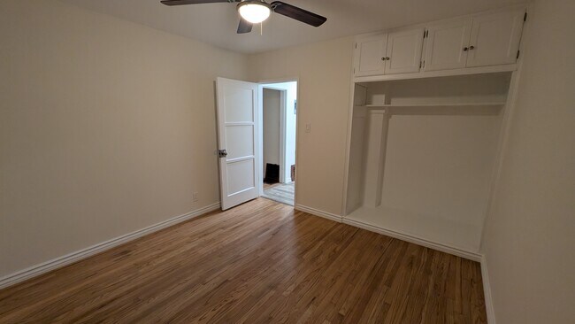 Foto del edificio - 312 W Olive St