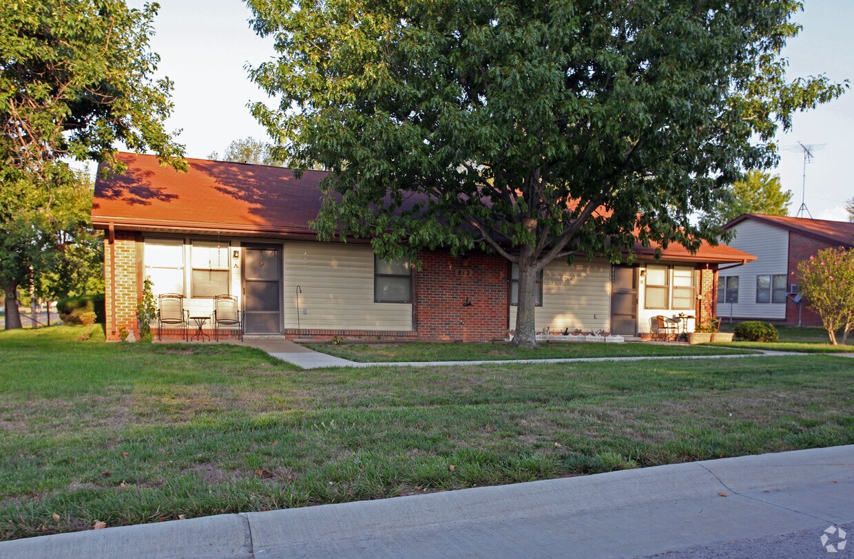 Foto del edificio - Harrisonville Properties I & II