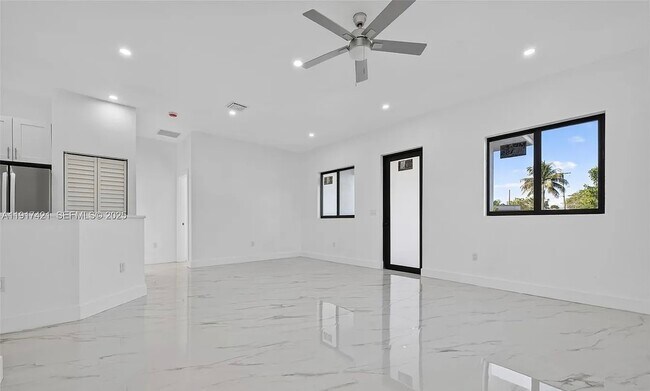 Foto del edificio - 14128 Madison St