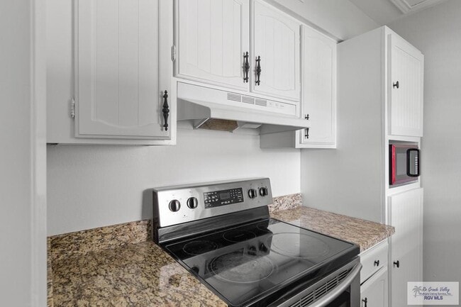 Building Photo - 805 Continental Dr