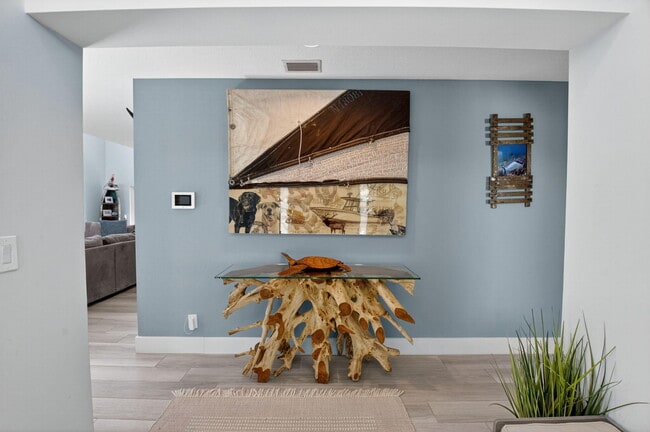 Foto del edificio - 6701 Hillside Ln