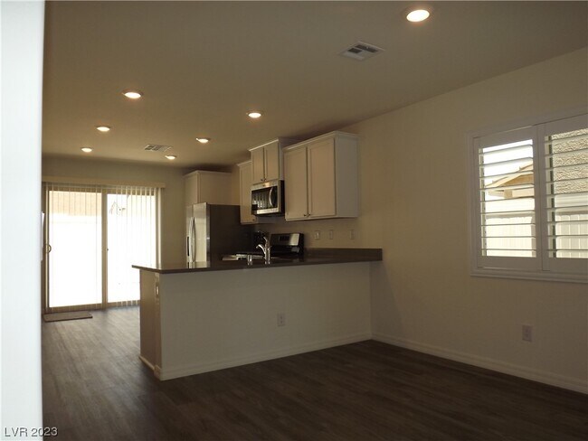 Building Photo - 1620 Oro Grande Dr