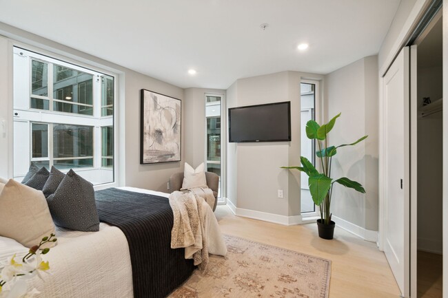 Foto del edificio - 6604 Ridge Ave