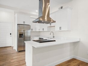 Building Photo - 14 William St