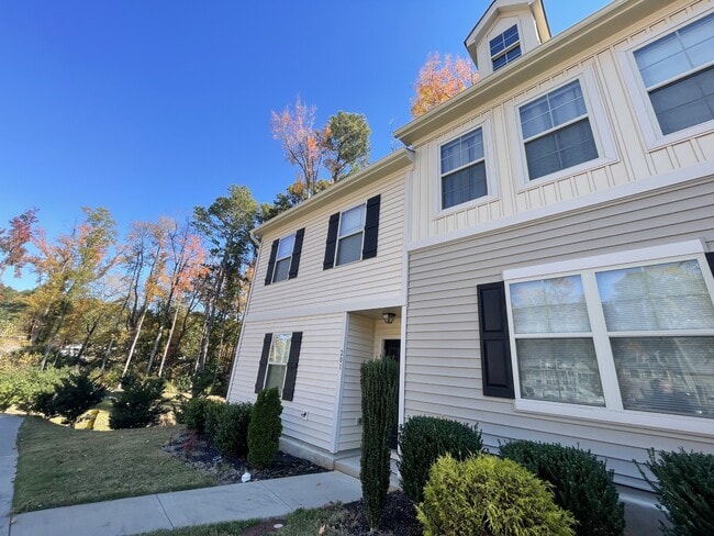 Building Photo - 201 Socket St