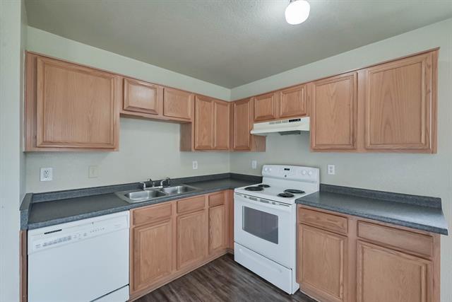 Foto del edificio - 404 Kings Way Dr