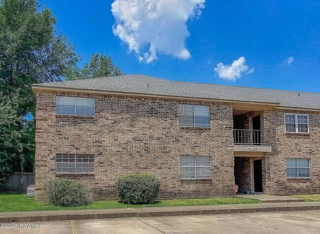 Foto del edificio - Beautiful Condo Near Moncus Park