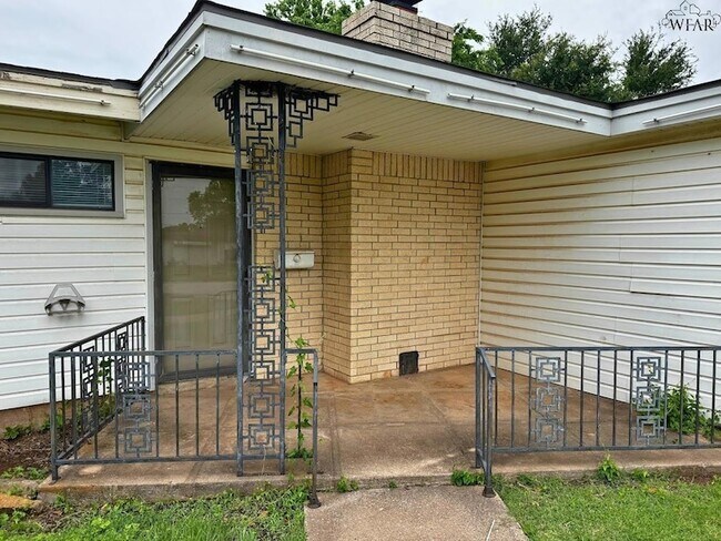 Foto del edificio - 4111 McGaha Ave