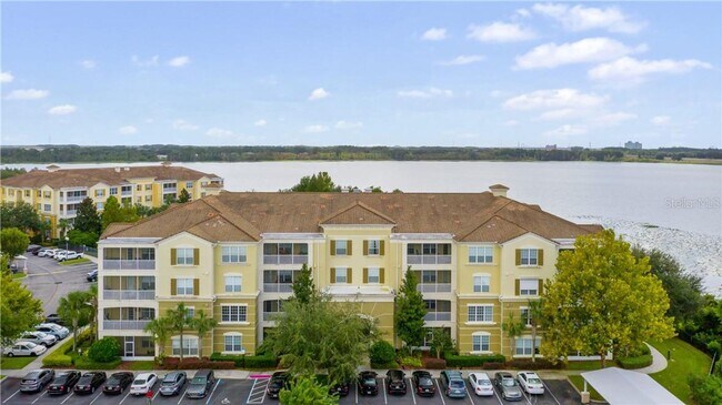 Foto del edificio - Beautiful WATERFRONT 3 bedrooms Condo loca...
