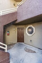 Building Photo - 5036 S Rainbow Blvd