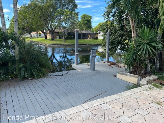 Building Photo - 4 br, 3 bath House - 675  West Tropical Way,