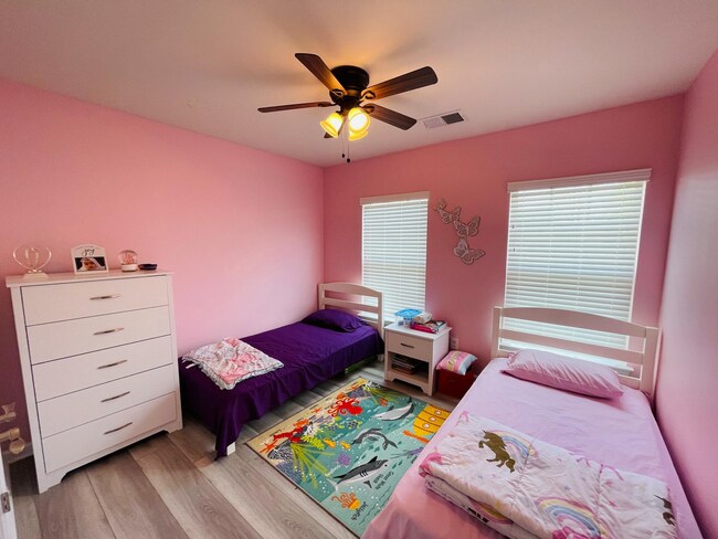 Building Photo - STAFFORD - SPARKLING NEWER 4 BEDROOM HOME ...