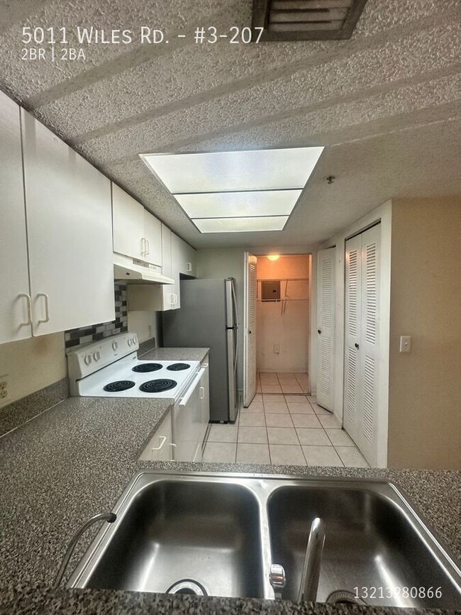 Foto del edificio - 5011 Wiles Rd