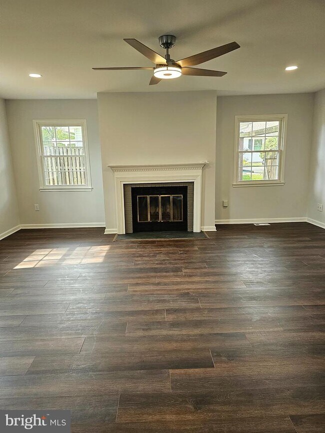 Building Photo - 4120 Meadow Hill Ln