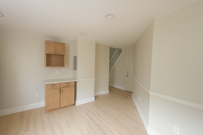 Building Photo - Rare Find! Renovated 3.5-Bed with Office S...