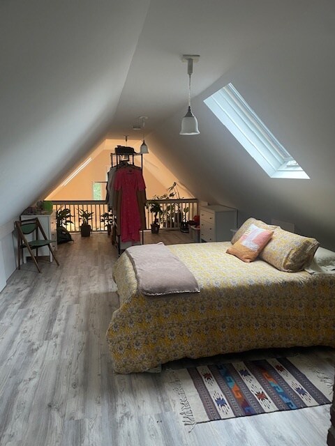 Building Photo - 27 Crescent Ave