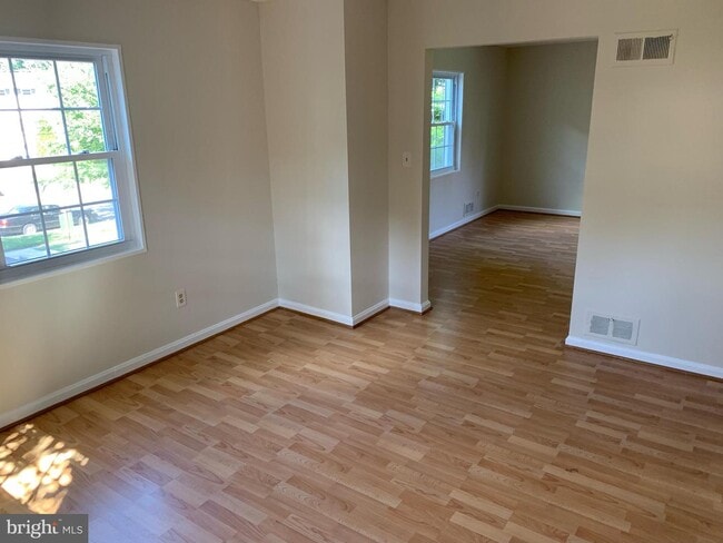Building Photo - 5358 Pooks Hill Rd