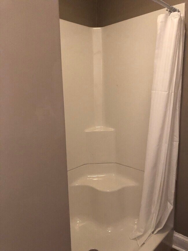 new shower/tub surround - 124 Mountain St
