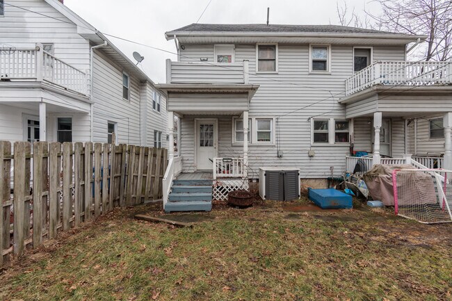 Foto del edificio - 1446 Hopkins Ave