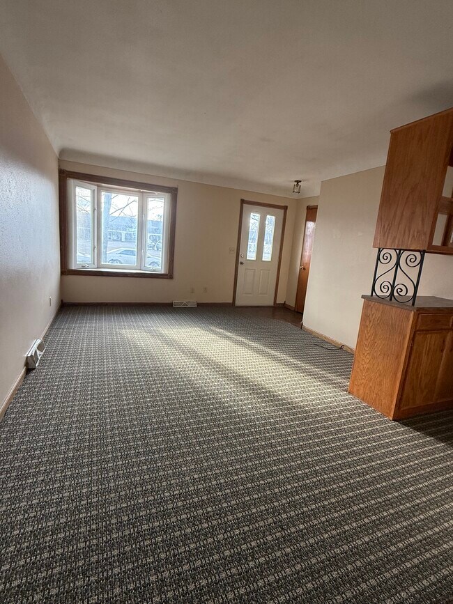 Building Photo - 2021 Veterans Dr