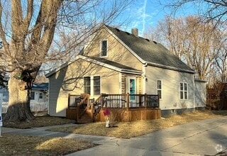 Building Photo - 907 N Morris Ave
