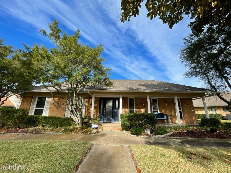 Primary Photo - 4 br, 2.5 bath House - 5418 Barcelona Dr