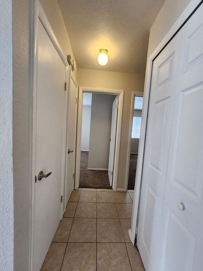 Building Photo - Cozy 2 Bedroom Near Military Installations!