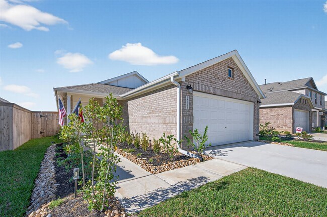 Building Photo - 28923 Great Cyn Dr