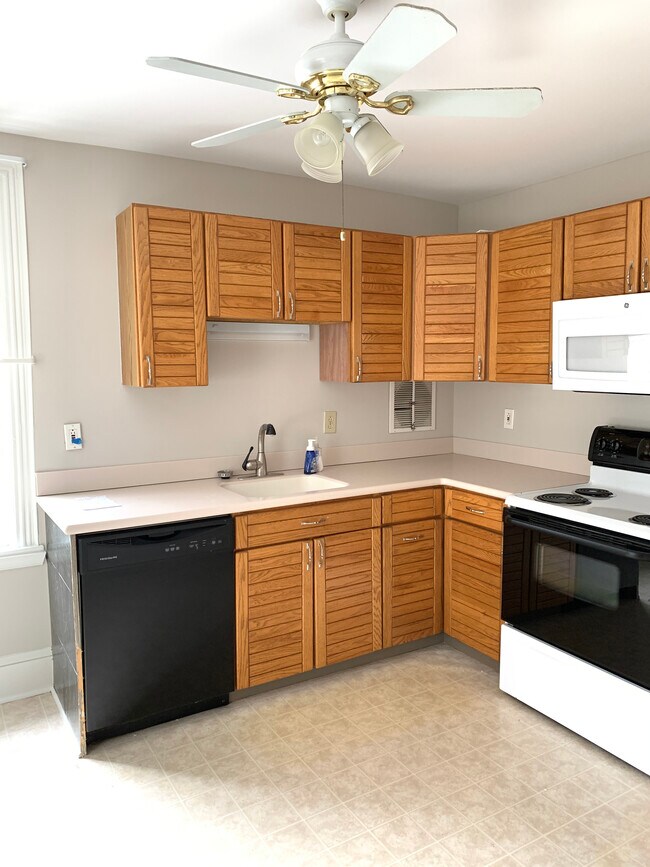 Kitchen - 7 W Afton Ave