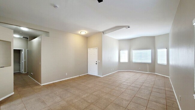 Building Photo - 319 Mulberry Glen Dr