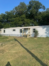 Building Photo - 111 Forest Creek Ln