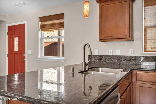 Foto del edificio - 58 Caliente St