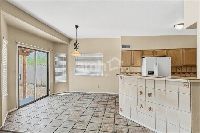 Foto del edificio - 1513 W Islington Ave