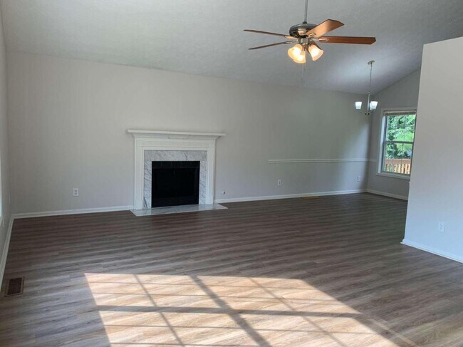 Building Photo - 405 Padens Valley Ct