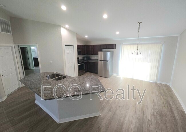 Foto del edificio - 9809 N Santee Terrace