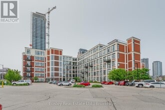 Building Photo - 404 King St W
