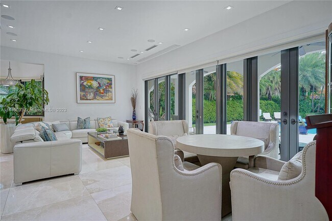 Foto del edificio - 3747 Prairie Ave