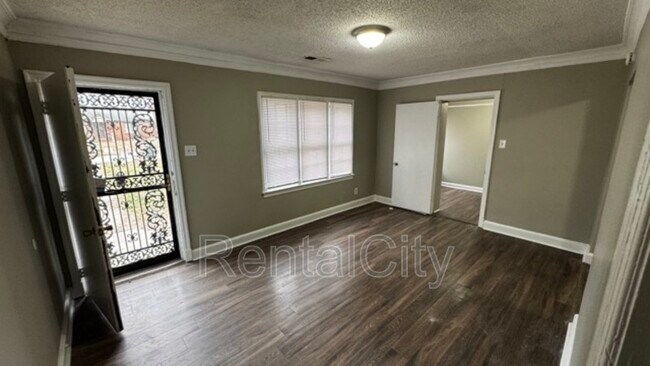 Foto del edificio - 3645 Guernsey Ave