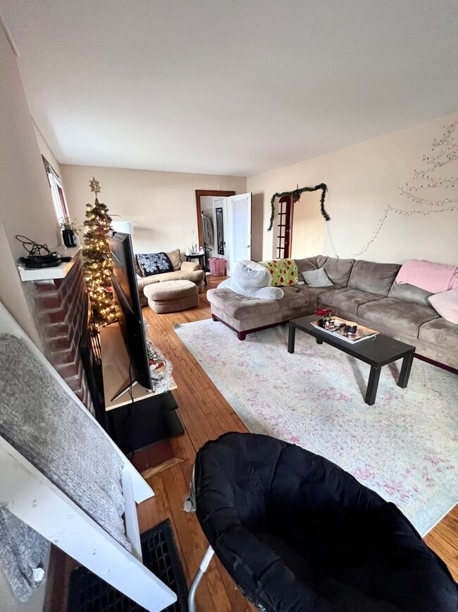 Foto del edificio - 1302 E Hunter Ave