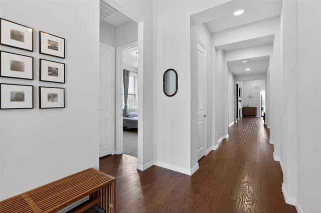 Foto del edificio - 8616 Bethpage Dr