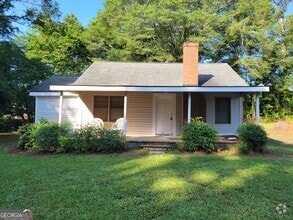 Building Photo - 204 Segars Rd
